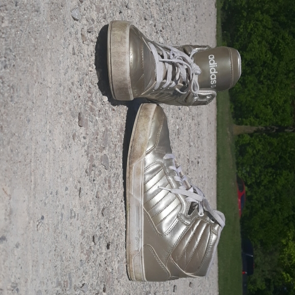 Adidas - Picture 1 of 4